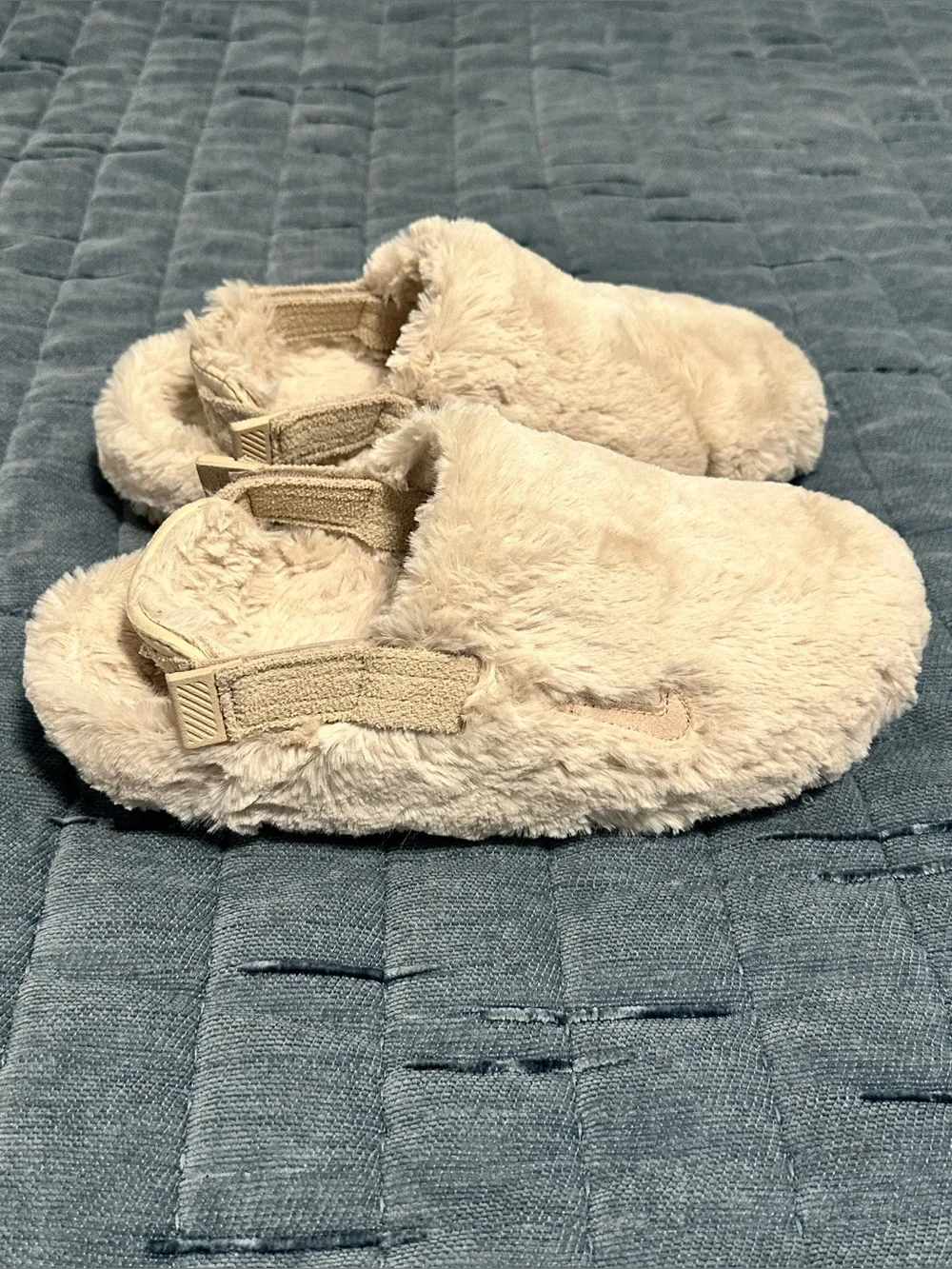 Nike Fuzzy Slide Calm Mules SE